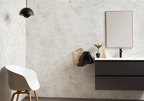 Fibo Marcato Muster einem grau-weiß gestalteten Bad